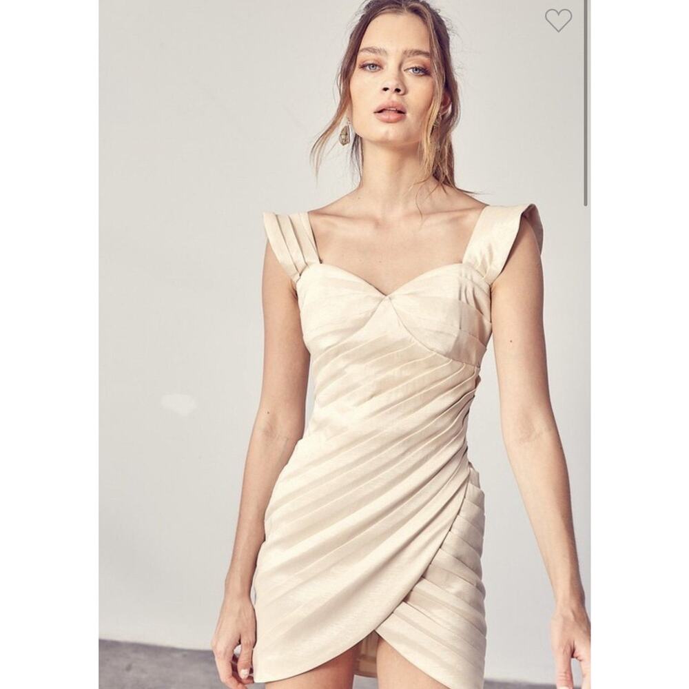 DO+BE Givin Bodycon Bandage Champagne Sweatheart Neck Mini Dress Size Small